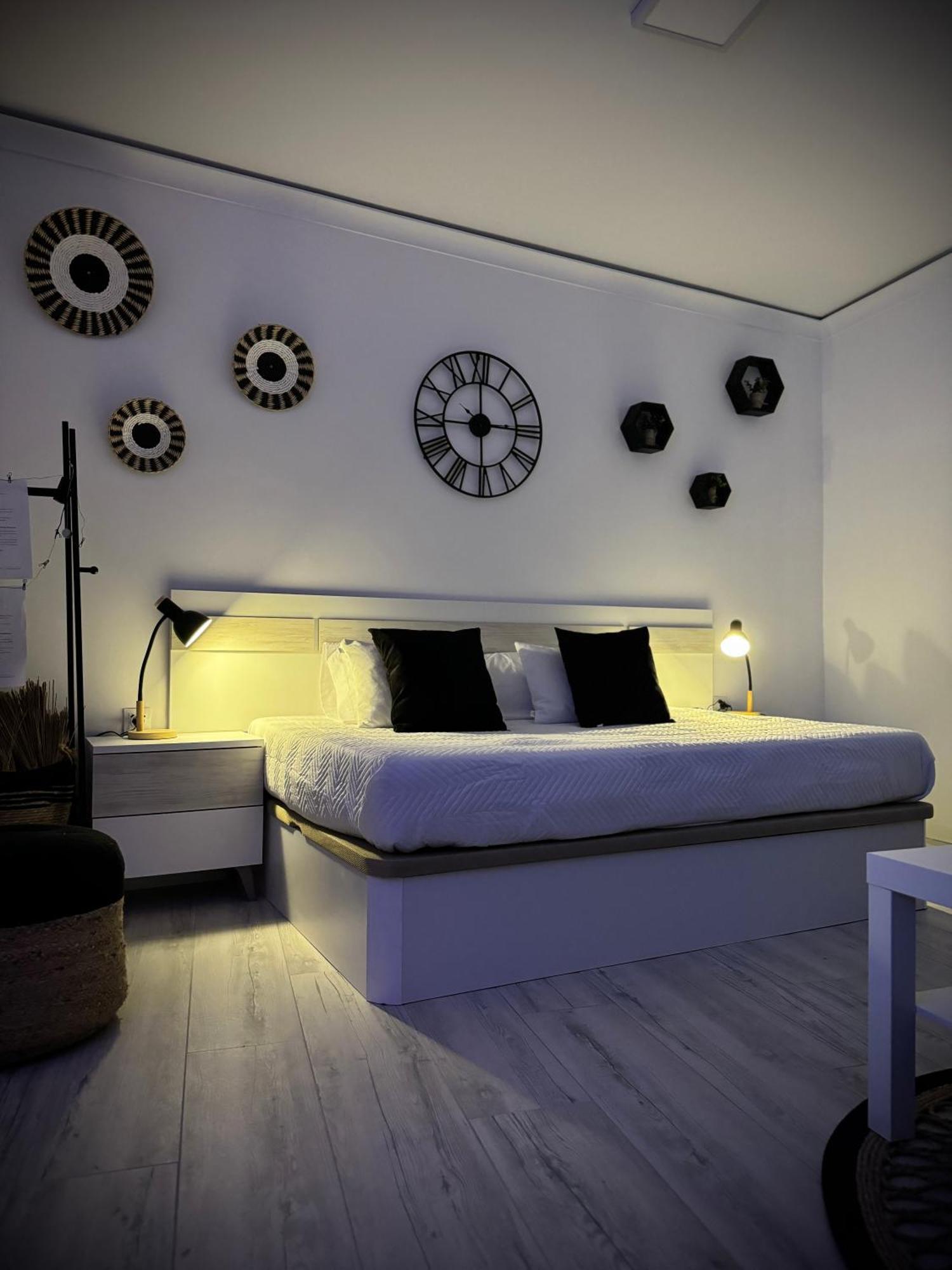 Madrid Centro Suite Vanguardista Exterior photo